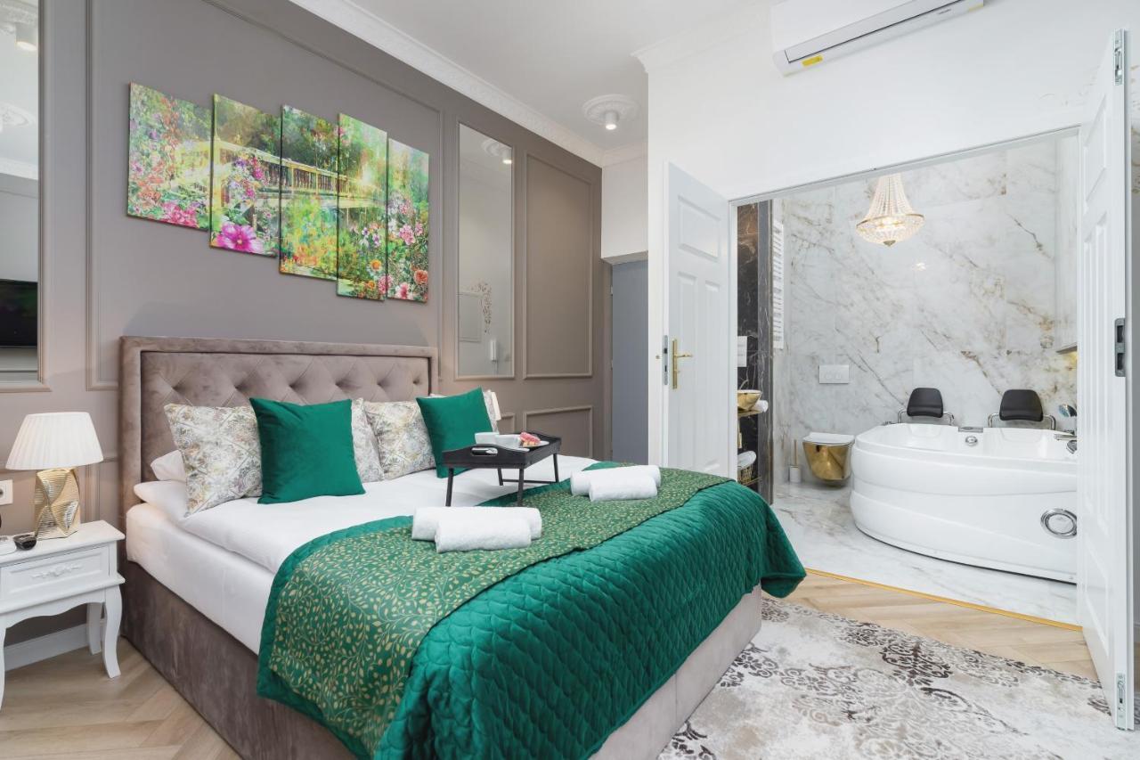 Kazimierz Studio With Jacuzzi By Renters Prestige คราคูฟ ภายนอก รูปภาพ
