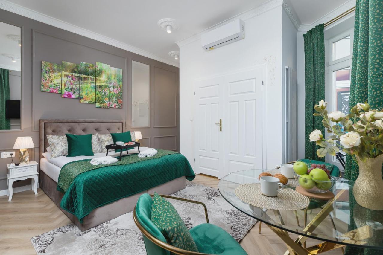 Kazimierz Studio With Jacuzzi By Renters Prestige คราคูฟ ภายนอก รูปภาพ